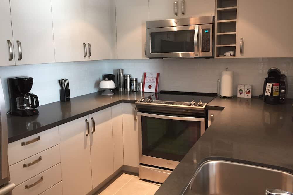 Photo of Kitchen in Lower Lonsdale