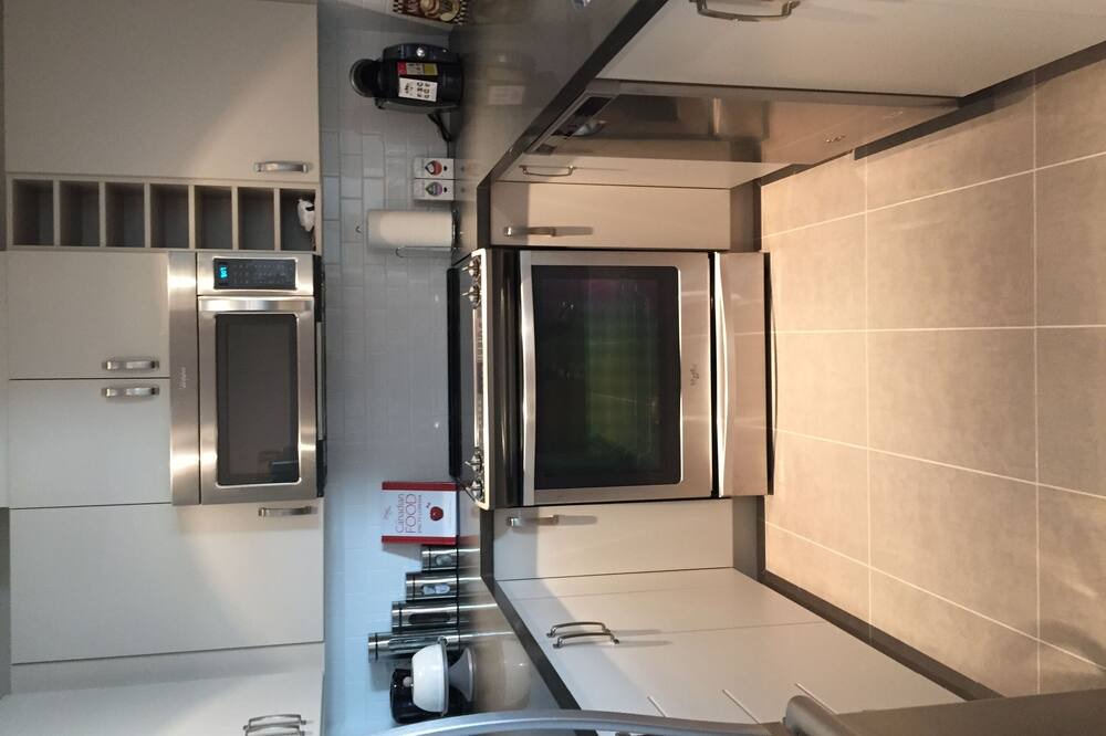 Photo of Kitchen in Lower Lonsdale