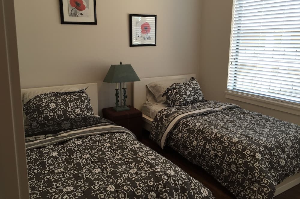 Photo of Bedroom in Lower Lonsdale
