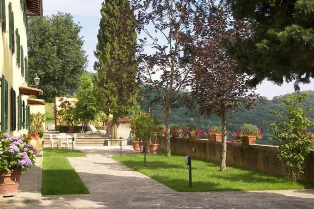 Photo of Outdoor in Saturnana