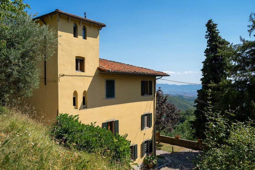 Photo of Outdoor in Saturnana