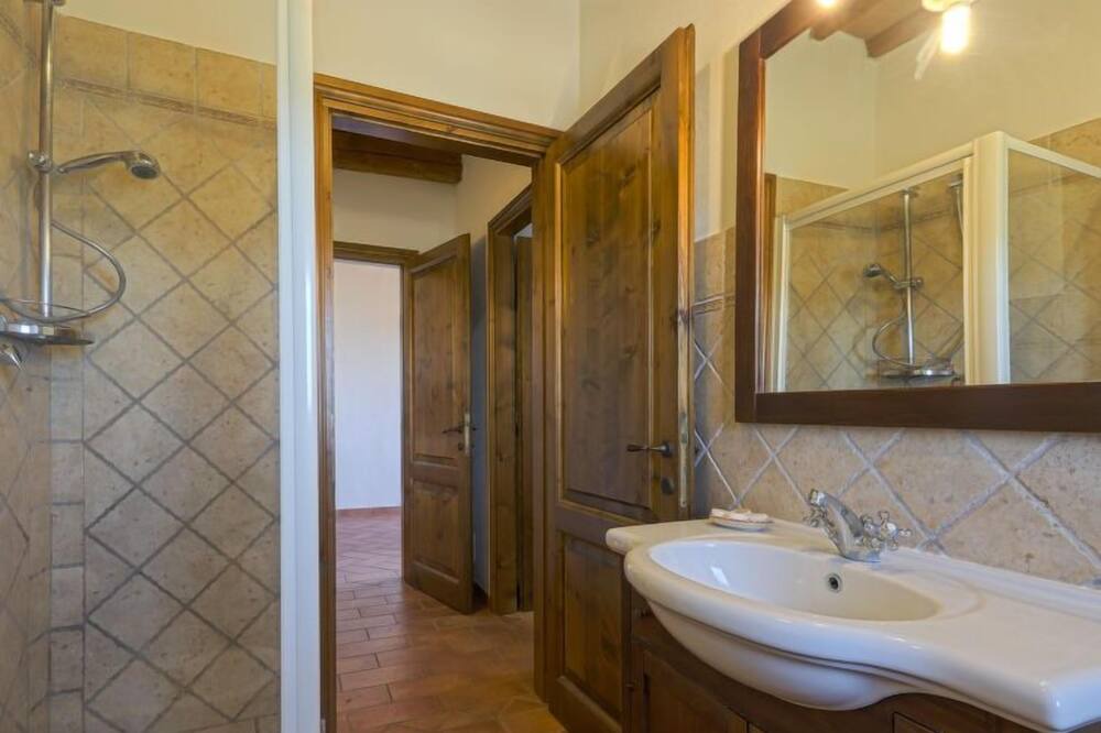 Photo of Bathroom in Sughera