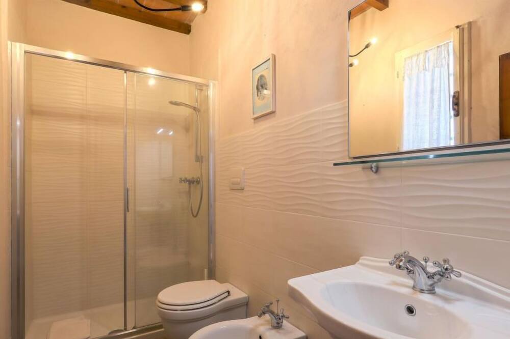 Photo of Bathroom in Sughera