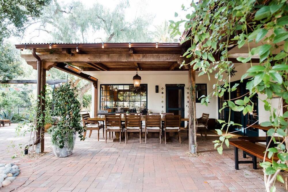 Photo of Patio Balcony in Topanga