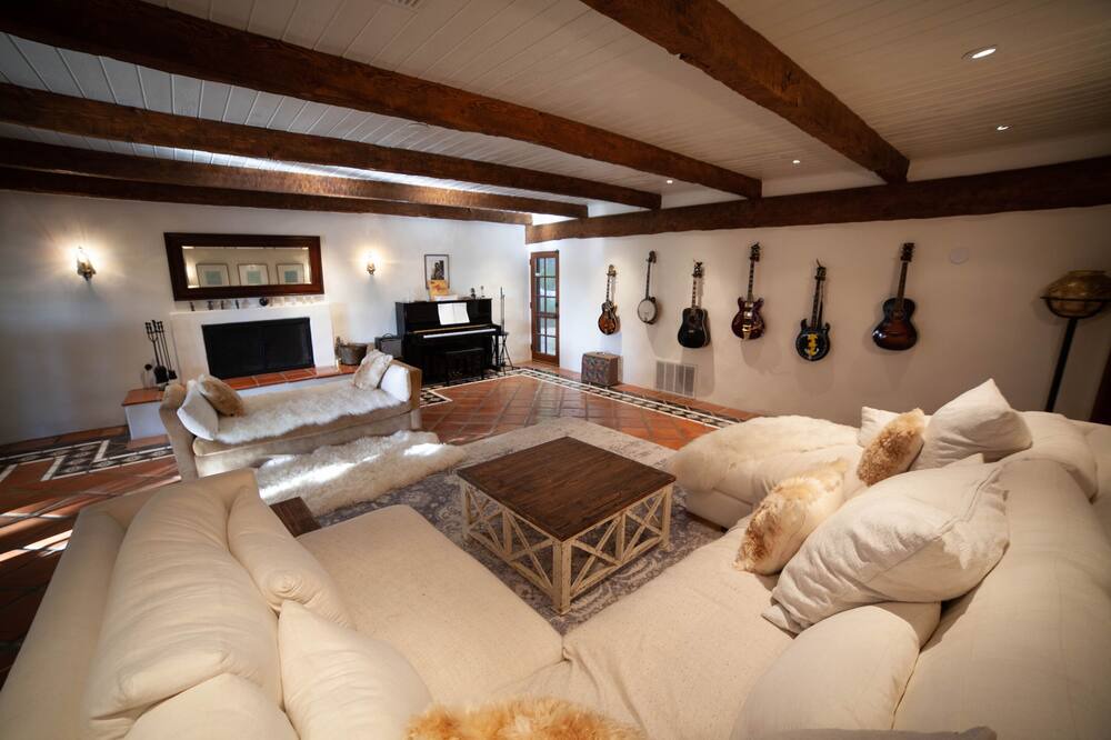 Photo of Livingroom in Topanga