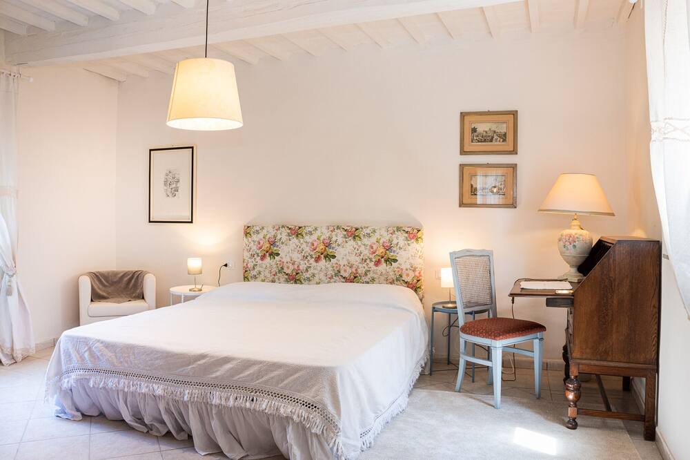 Photo of Bedroom in Montecalvoli