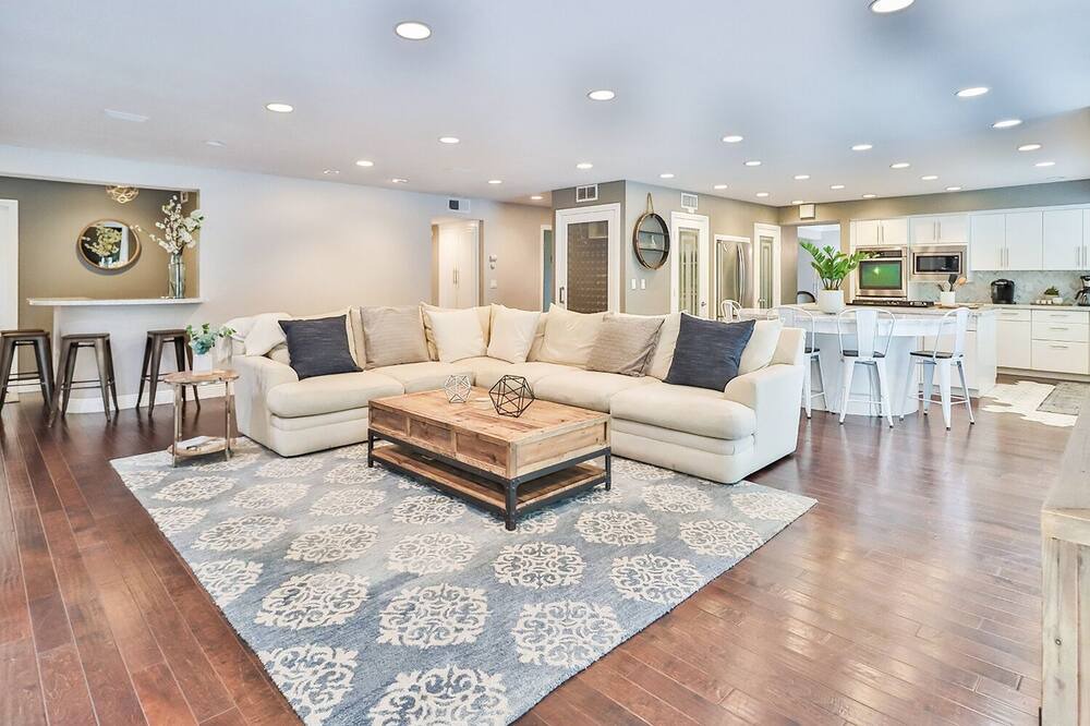 Photo of Livingroom in Thousand Oaks