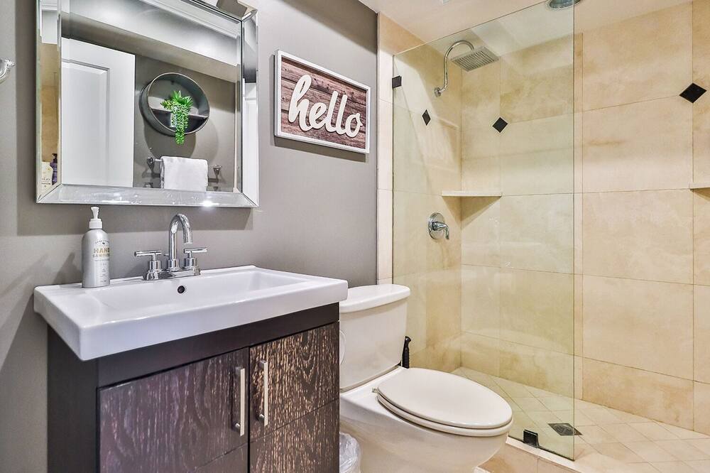 Photo of Bathroom in Thousand Oaks