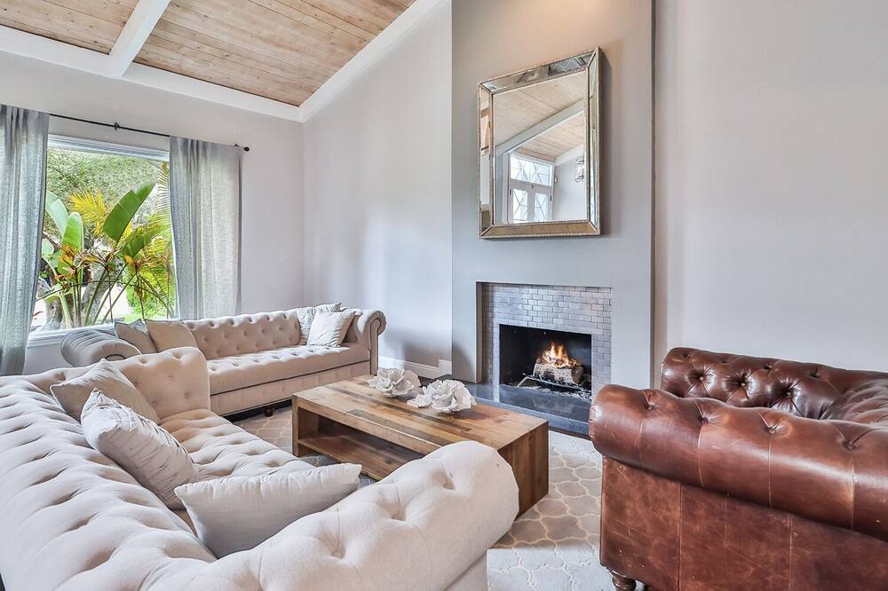 Photo of Livingroom in Thousand Oaks