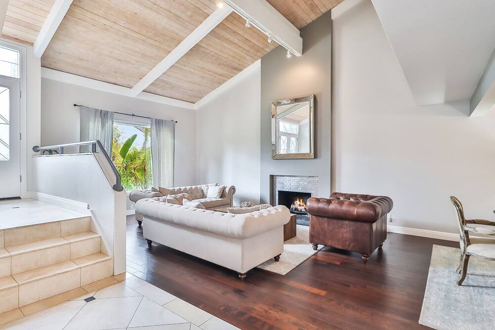 Photo of Livingroom in Thousand Oaks