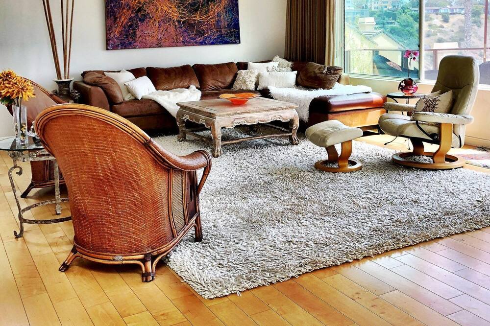 Photo of Livingroom in Mystic Hills