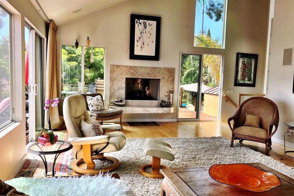 Photo of Livingroom in Mystic Hills