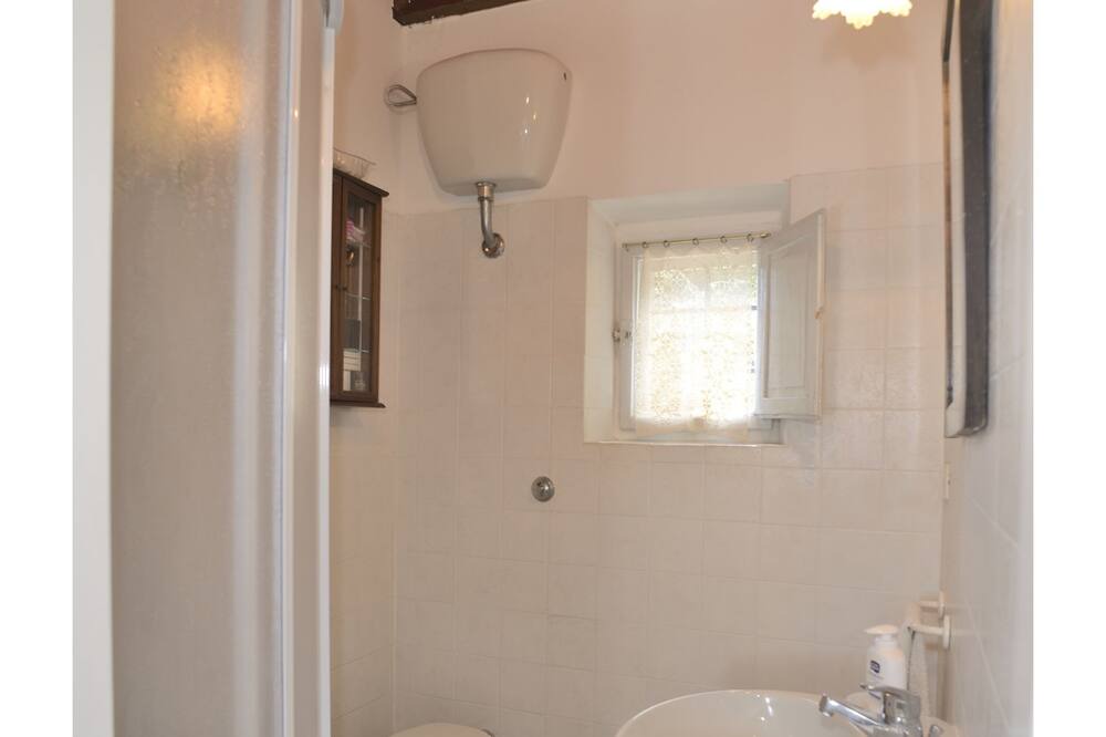 Photo of Bathroom in Sagginale