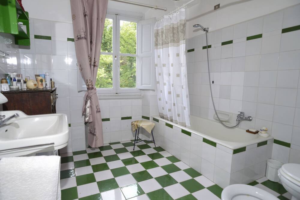 Photo of Bathroom in Sagginale