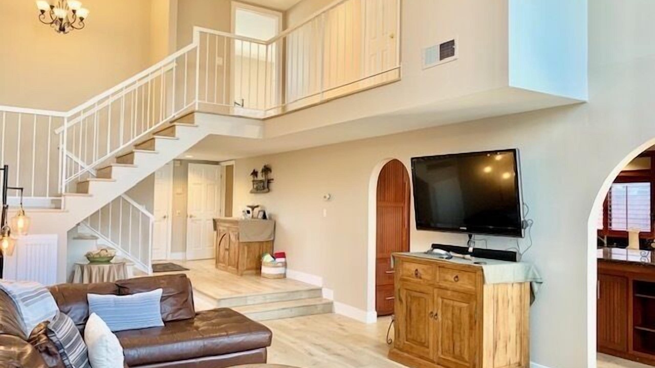Photo of Livingroom in Oxnard Shores