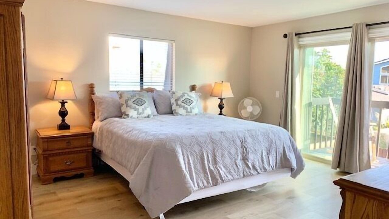 Photo of Bedroom in Oxnard Shores