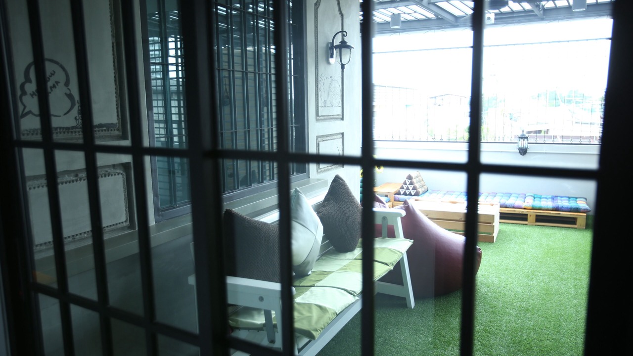 Photo of Patio Balcony in Bang Lamphu Lang