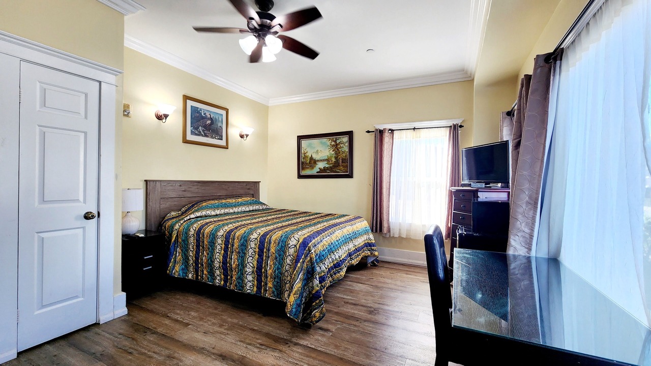 Photo of Bedroom in Santa Paula