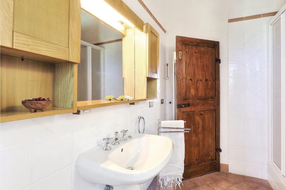 Photo of Bathroom in Forcoli