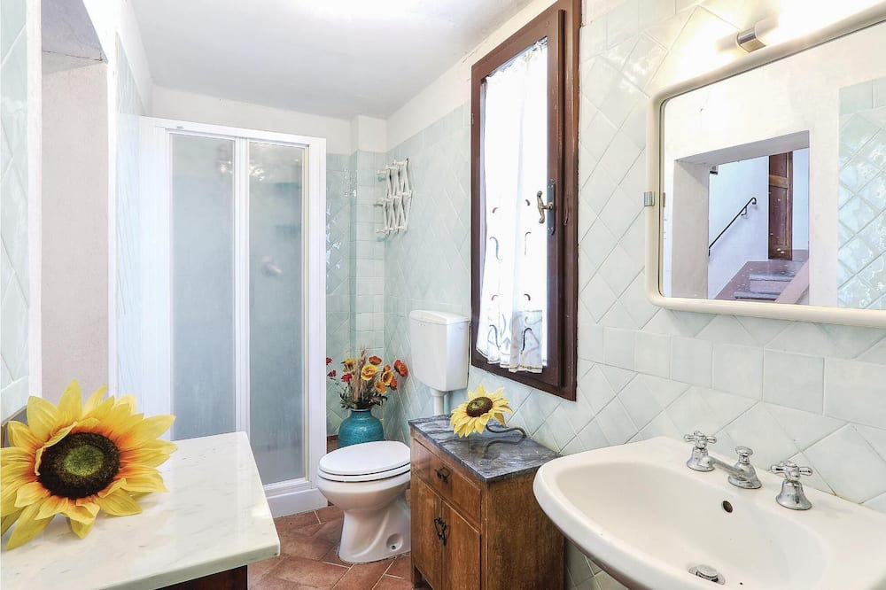 Photo of Bathroom in Forcoli
