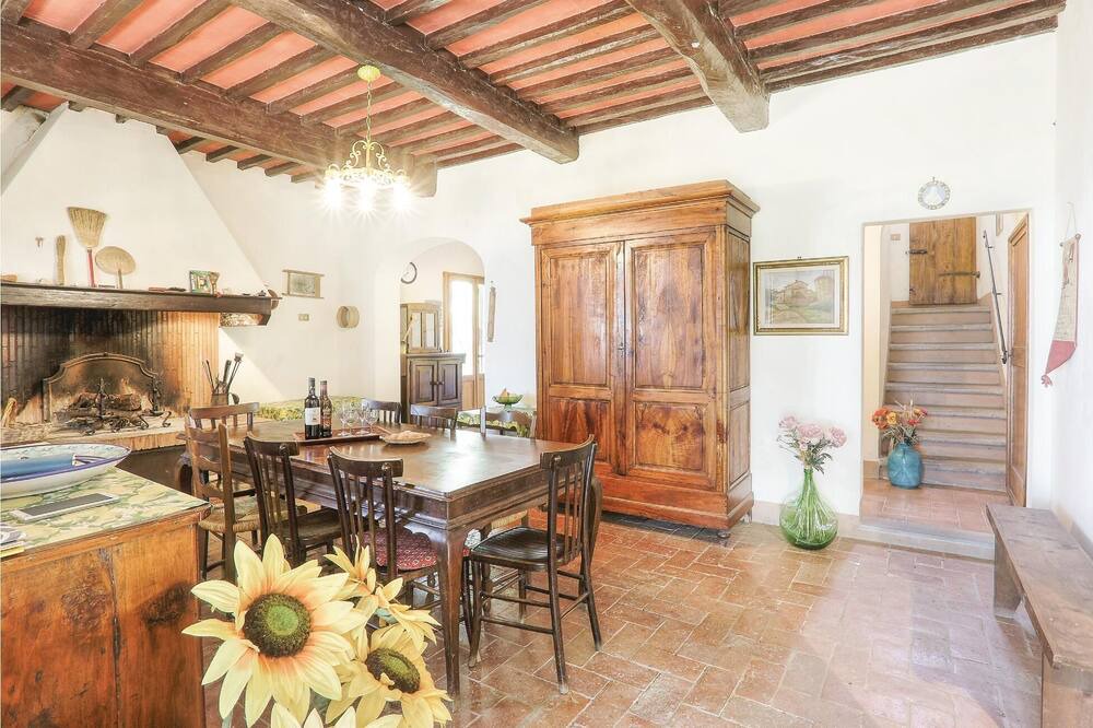 Photo of Bedroom in Forcoli