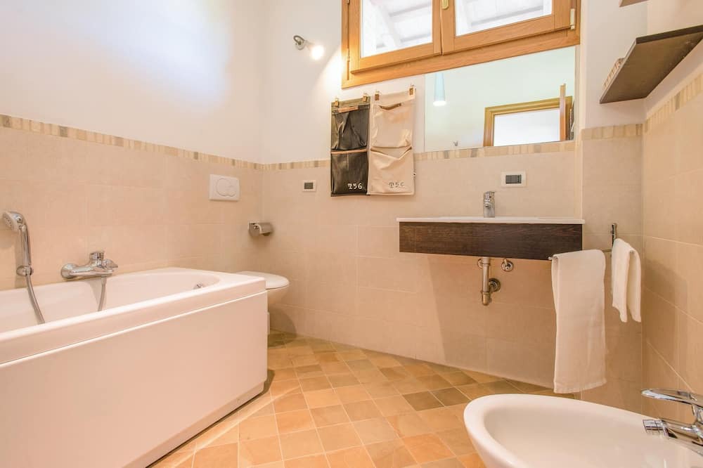 Photo of Bathroom in Dogana