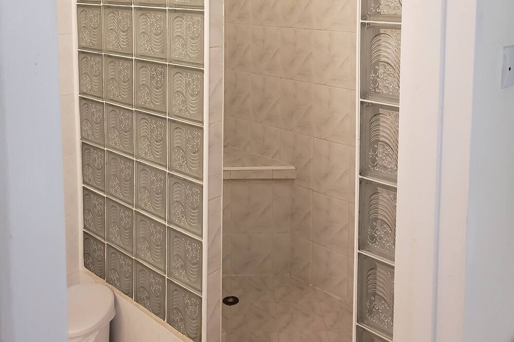 Photo of Bathroom in Sunset Crest