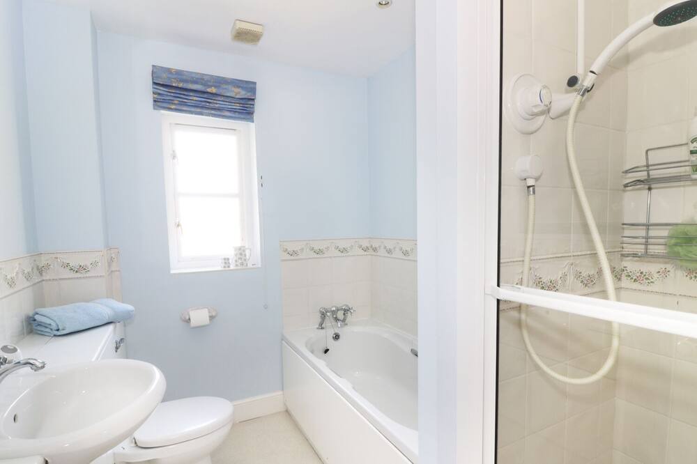 Photo of Bathroom in Shipston on Stour