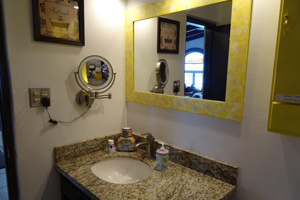 Photo of Bathroom in La Joya