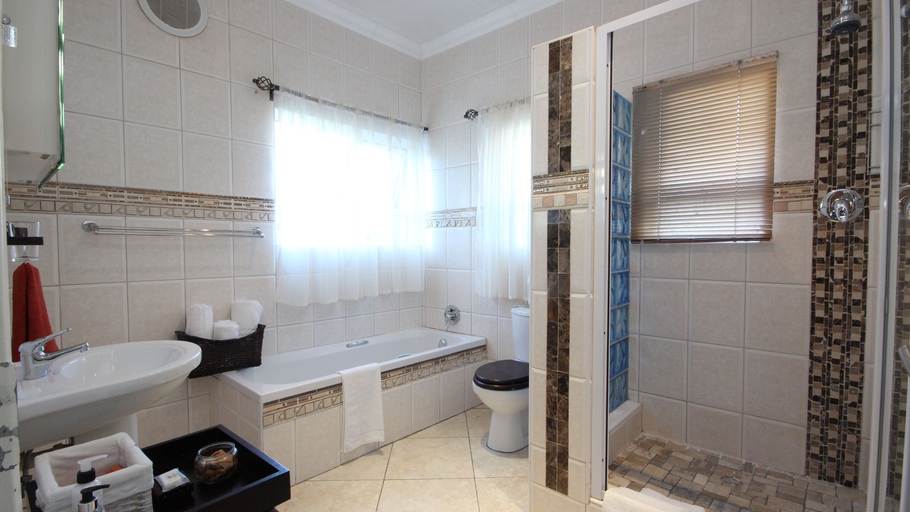 Photo of Bathroom in Pniel
