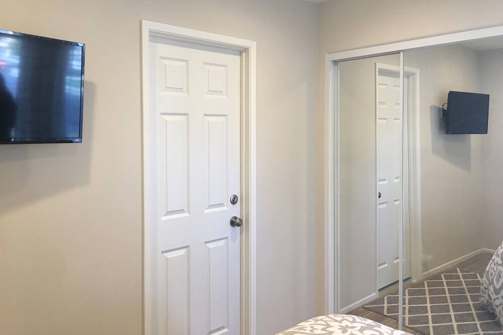 Photo of Others in Thousand Oaks