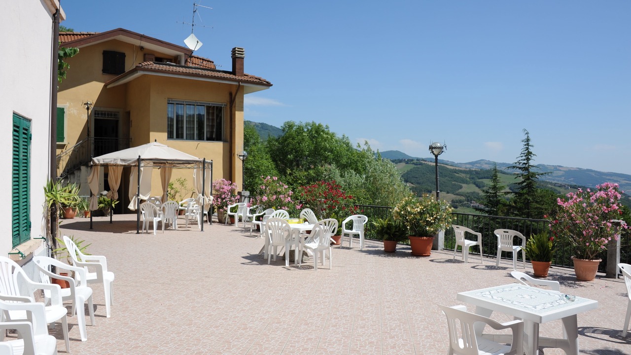 Photo of Patio Balcony in Lizzano in Belvedere