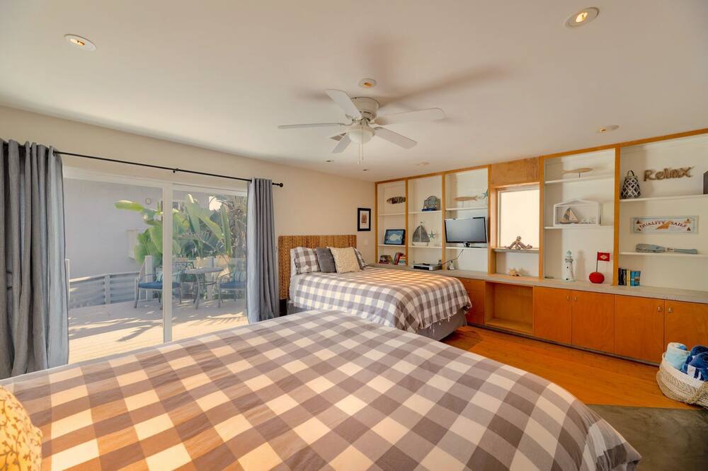 Photo of Bedroom in Oxnard Shores