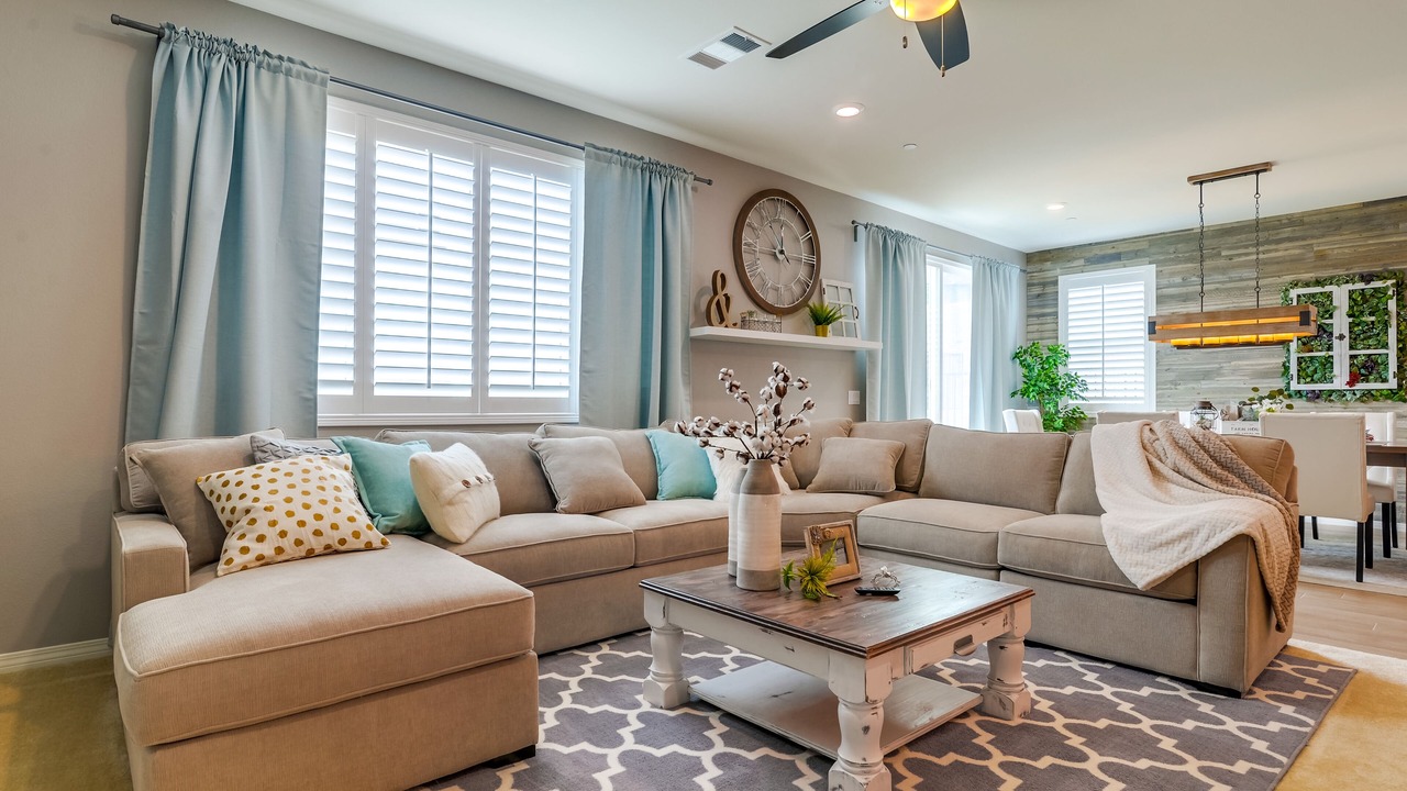 Photo of Livingroom in Corona