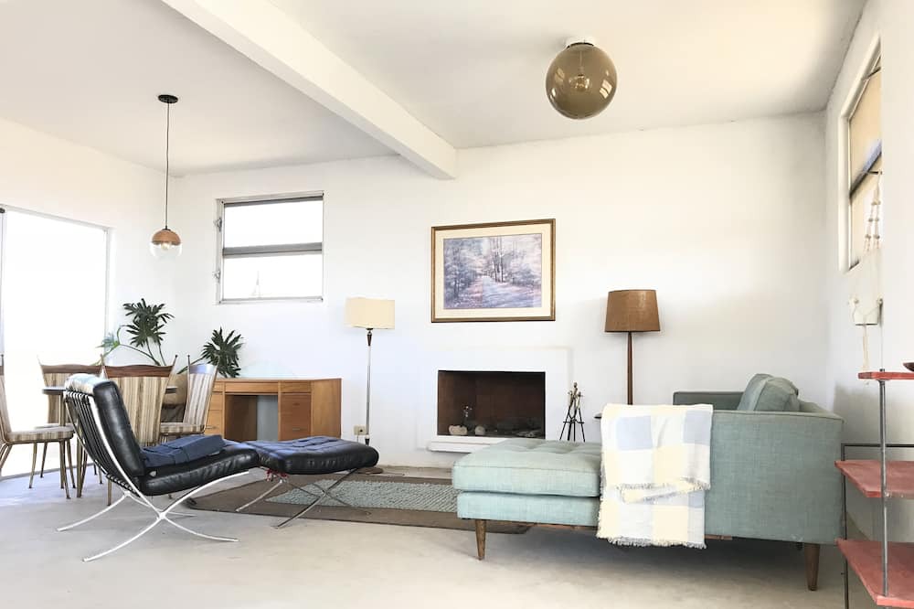 Photo of Livingroom in Colnett