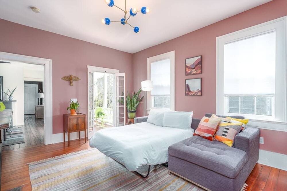 Photo of Bedroom in Westside