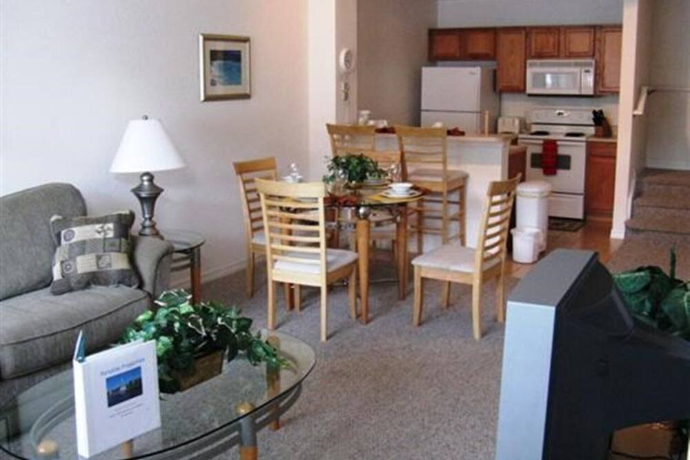 Photo of Livingroom in Venetian Bay Villages