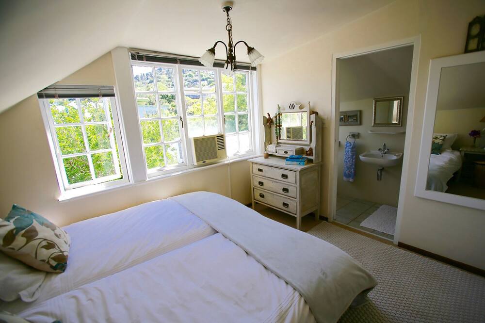 Photo of Bedroom in Scott Estate