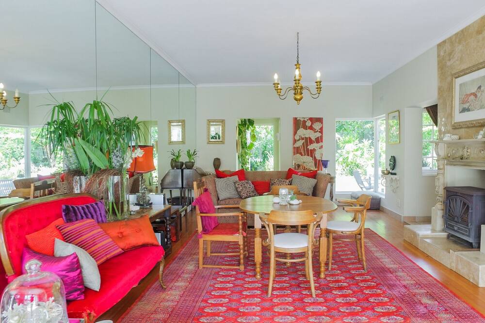 Photo of Livingroom in Scott Estate