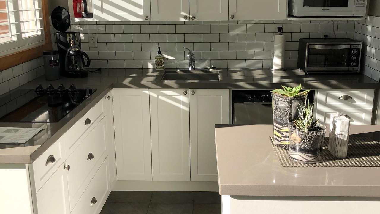 Photo of Kitchen in District of North Vancouver