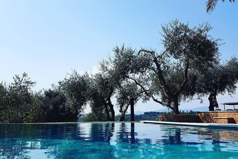 Photo of Outdoor in Forcoli