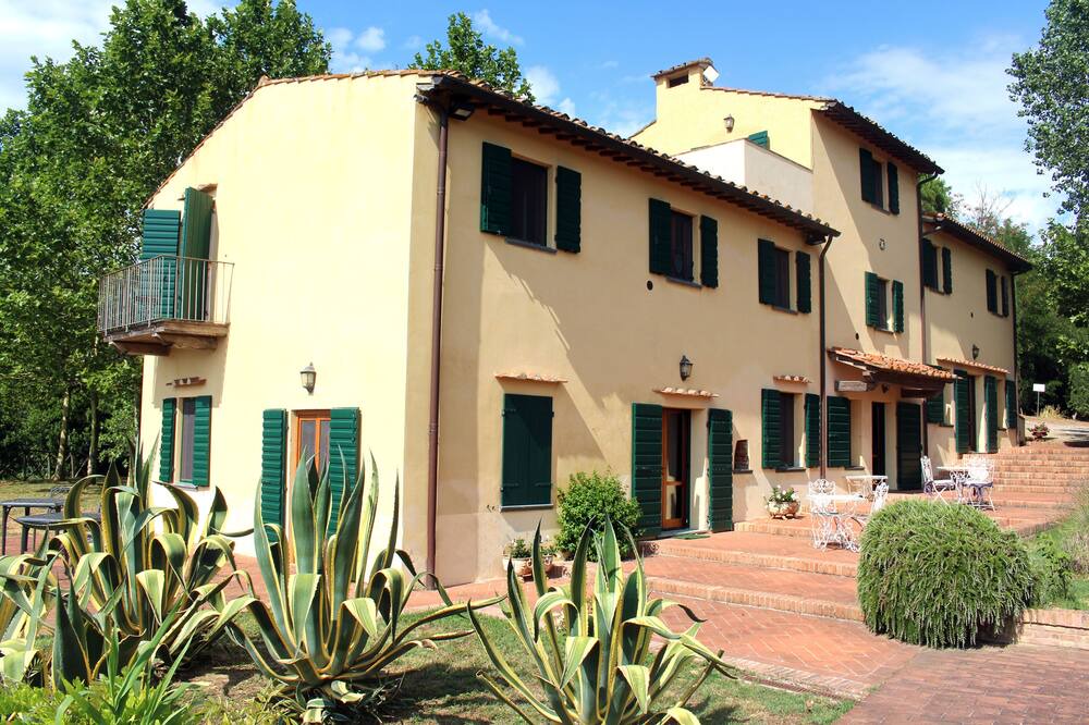 Photo of Outdoor in Forcoli