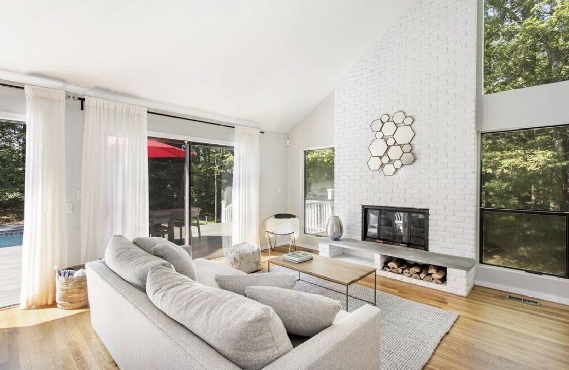 Photo of Livingroom in Northwest Harbor