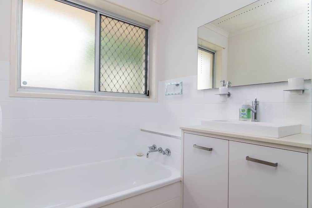 Photo of Bathroom in Warana