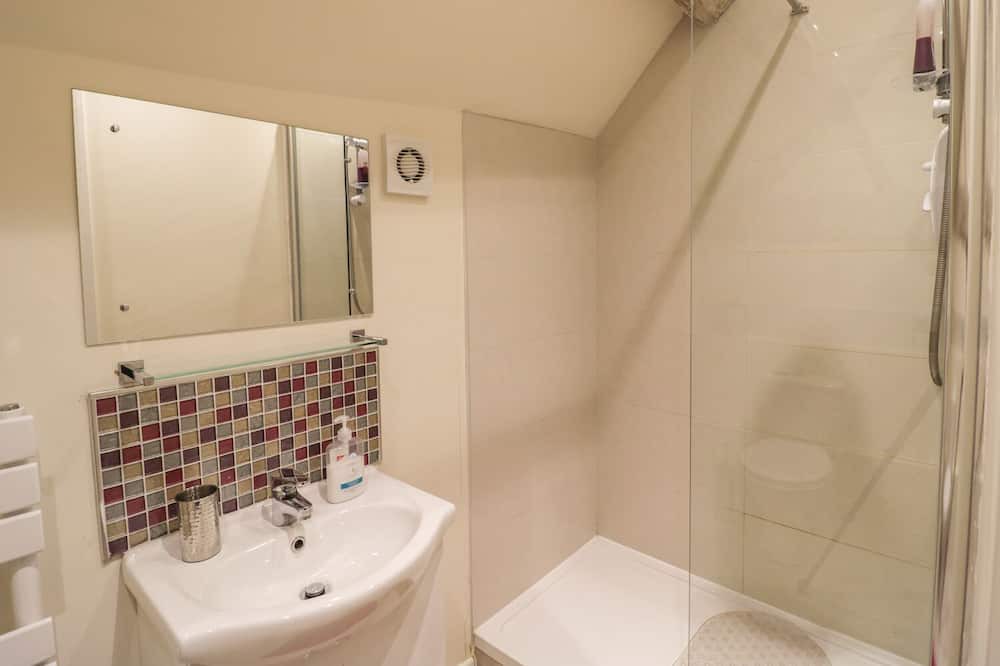 Photo of Bathroom in Tiddington