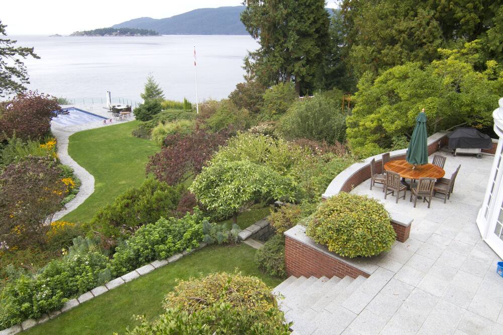 Photo of Outdoor in West Vancouver