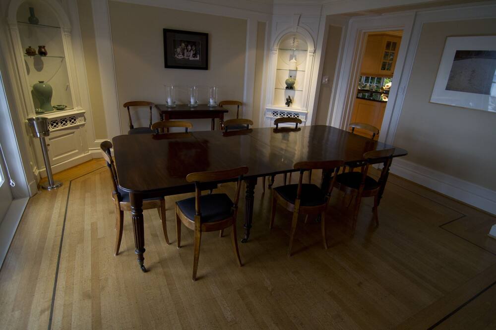 Photo of Kitchen in West Vancouver