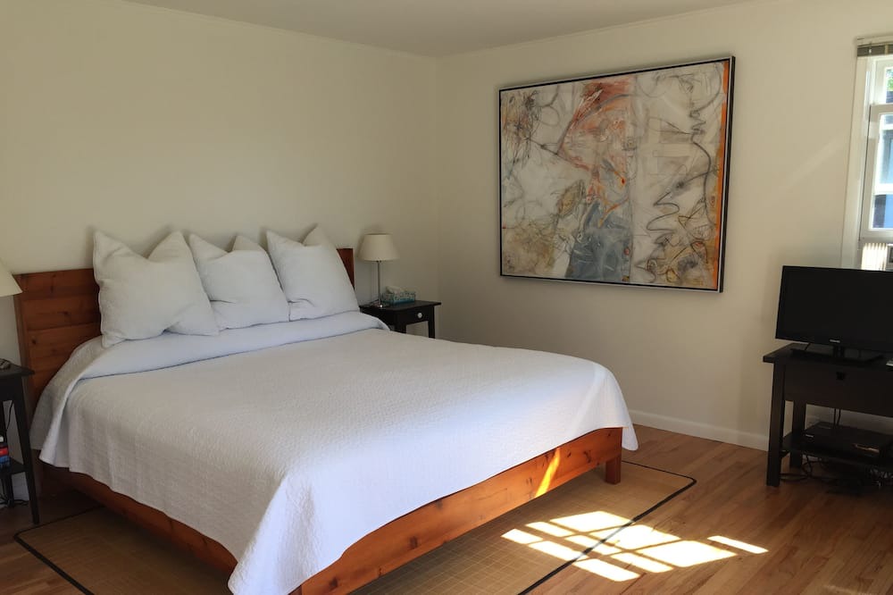 Photo of Bedroom in Bridgehampton