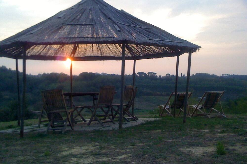 Photo of Outdoor in Lari