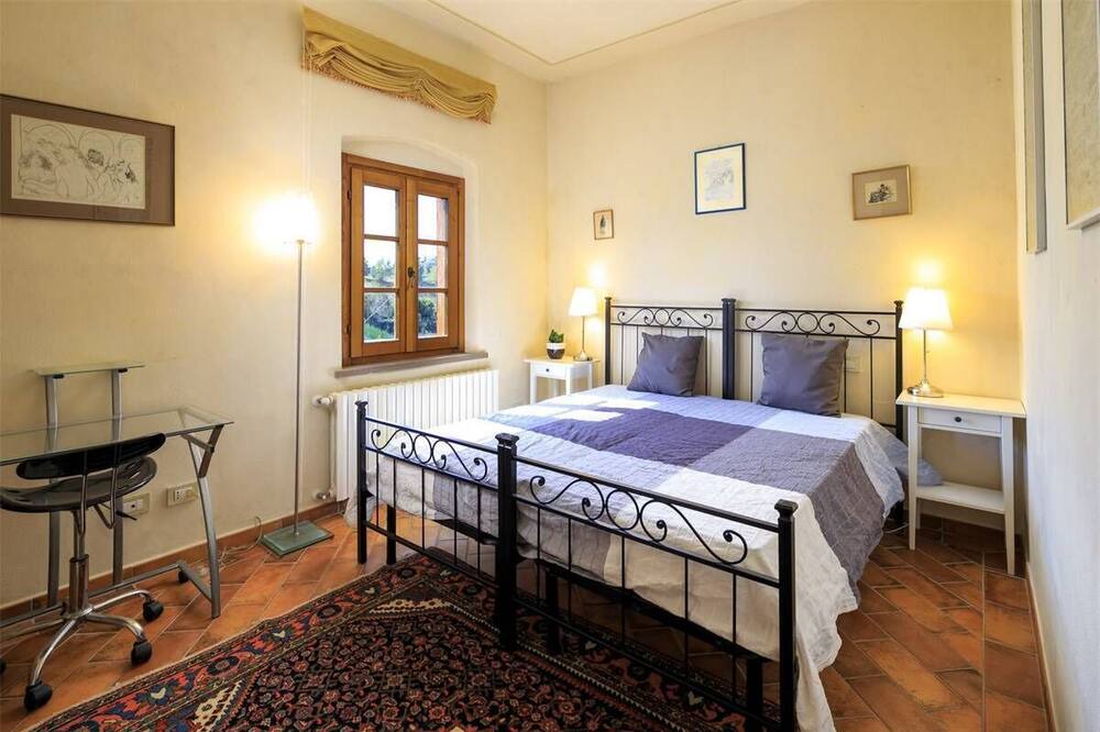 Photo of Bedroom in Lari